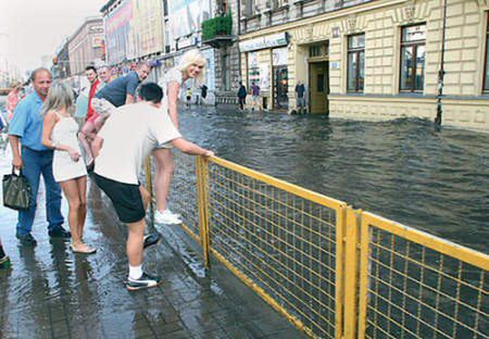 Półgodzinna ulewa zatopiła Łódź