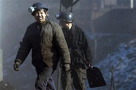 Trzech górników uratowanych po 111 godzinach pod ziemią