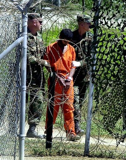 Powell wzywa do "niezwłocznego" zamknięcia Guantanamo