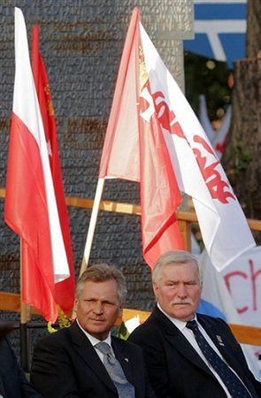 Wałęsa i Kwaśniewski razem dla Kuby