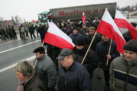 Rolnicy blokują drogę krajową Warszawa-Wrocław