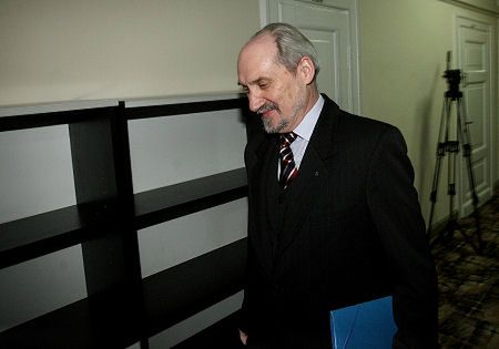 Macierewicz: zmiany w raporcie o WSI to nie fałszerstwo