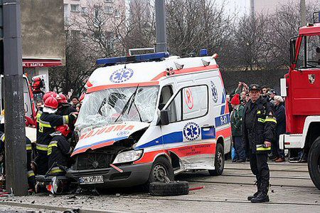 Wypadek karetki w centrum Wrocławia