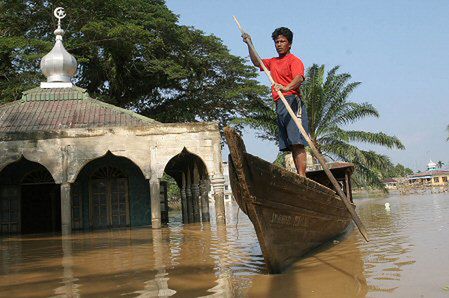 109 śmiertelnych ofiar powodzi w Indonezji