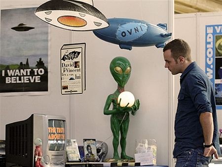 Agencja kosmiczna opublikuje w Internecie archiwa UFO