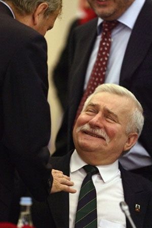 Wałęsa nie musi przepraszać za "psycholi od Rydzyka"