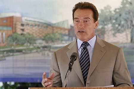 Schwarzenegger w wyborach poprze McCaina