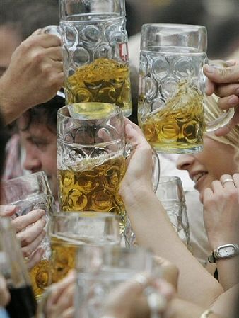 Polacy piją coraz więcej piwa