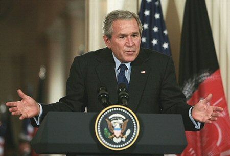 Bush: odtajnię raport o skutkach wojny w Iraku