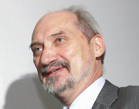 Macierewicz: likwidacja WSI zakończy się 30 września