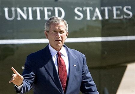 Prawnicy: Bush nadużywa władzy, selektywnie egzekwując ustawy