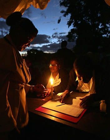 Wybory w Zimbabwe w atmosferze zarzutów o fałszerstwa
