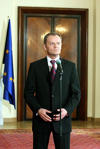 Tusk nokautuje Kaczyńskiego