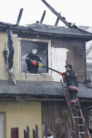 1 ofiara pożaru kanałów ciepłowniczych w Warszawie