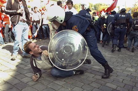 Przedwyborcza bójka w szwajcarskiej stolicy