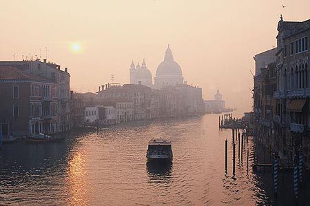 Zalało Wenecję - woda wyższa o metr