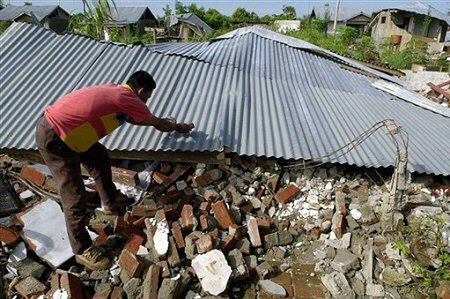 Dziesięć osób zginęło na skutek trzęsienia ziemi