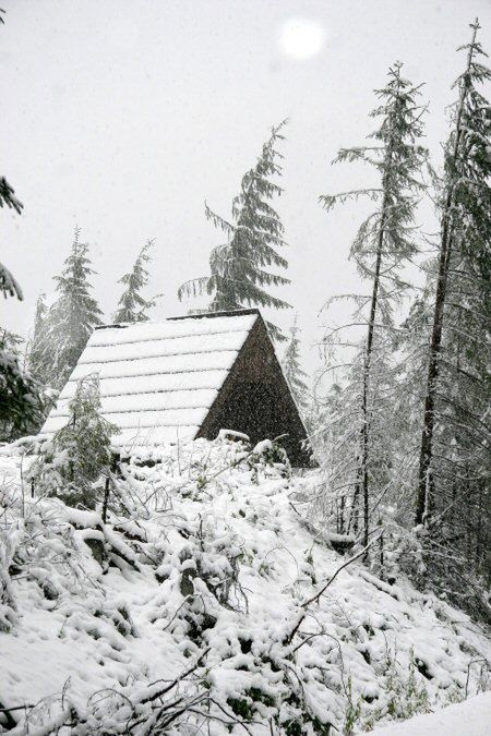W Tatrach cały czas sypie śnieg