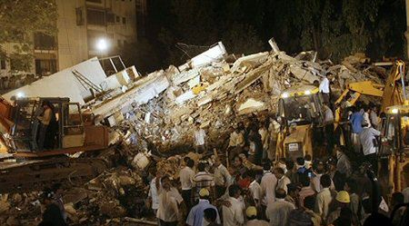 Co najmniej 22 osoby zginęły pod gruzami w Bombaju