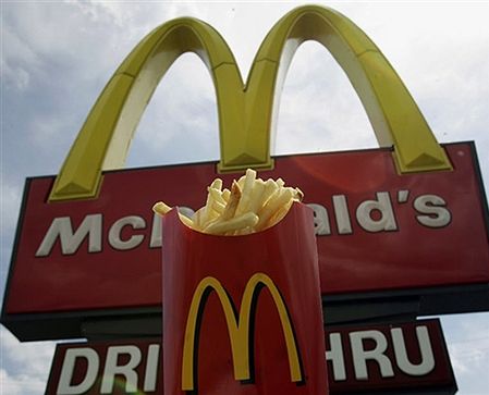 Zwolnili ją z McDonald'sa przez jeden plasterek sera