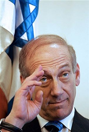 Premier Olmert podejrzany o korupcję