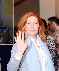 "Nasz nowy dom": schorowani babcia i wnuczek mieszkali w ruinie. "Nie tak powinniście żyć"