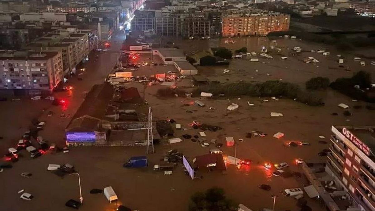 Powódź błyskawiczna w Walencji w dzielnicy La Torre.