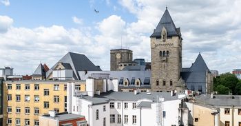 Odnowiony budynek Domu Książki. Panorama w sercu Poznania