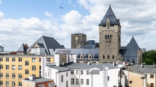 Odnowiony budynek Domu Książki. Panorama w sercu Poznania