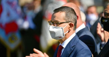 Morawiecki: dobry "pokoronawirusowy" budżet. Dziura? "Jak za PO"