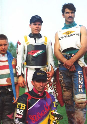Od lewej: Sandor Fekete, Norbert Magosi, Zsolt Bencze. Klęczy Zoltan Adorian. U progu kariery każdy z nich uznawany był za spory talent, ale duże wyniki osiągnął tylko najstarszy z nich.