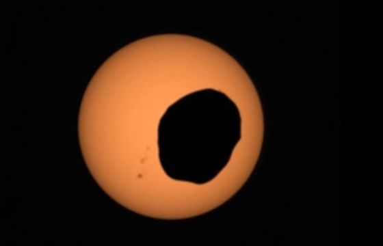 NASA pokazała film z zaćmienia Słońca na Marsie