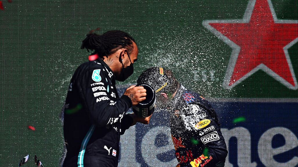 Zdjęcie okładkowe artykułu: Materiały prasowe / Red Bull / Na zdjęciu: Lewis Hamilton i Max Verstappen