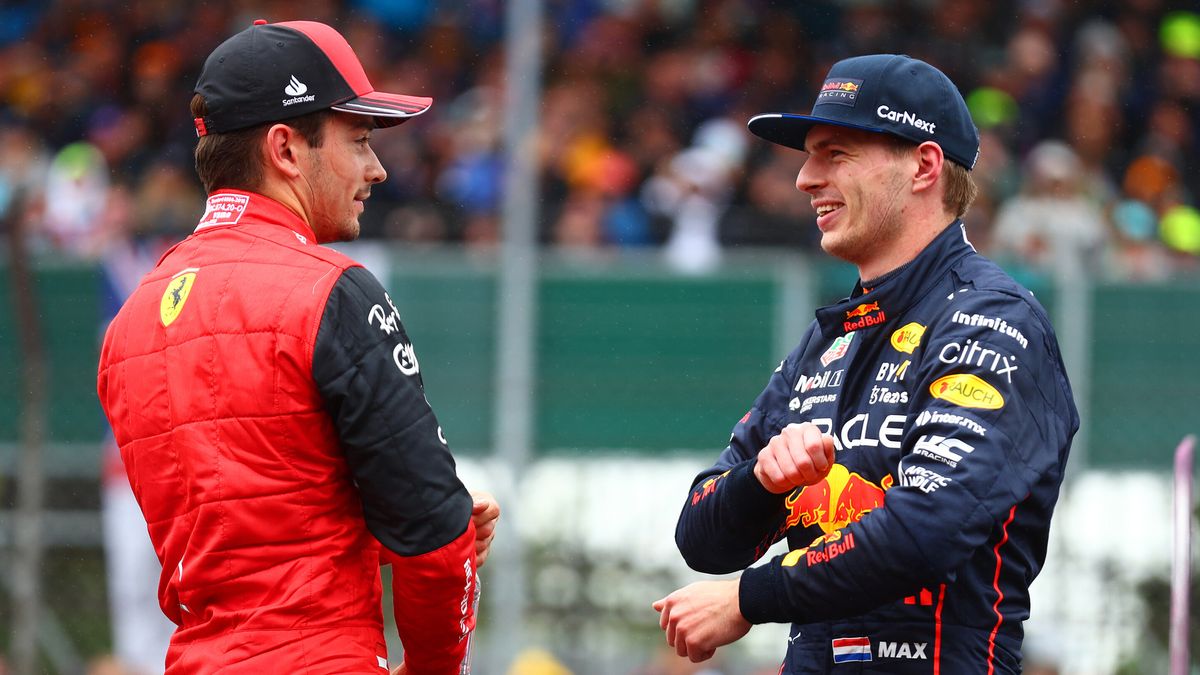 Zdjęcie okładkowe artykułu: Materiały prasowe / Red Bull / Na zdjęciu: Charles Leclerc (po lewej) i Max Verstappen