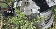 Łaziska Górne: Wypadek na "wiślance". BMW dachowało, uderzyło w drzewo