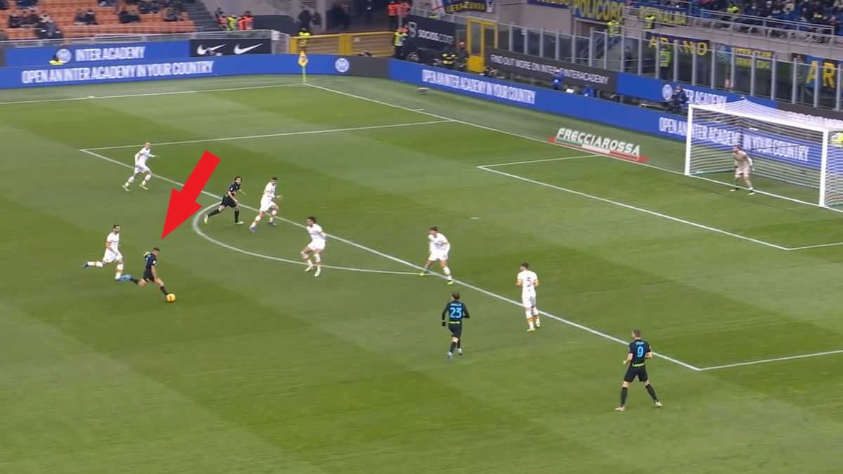 gol Alexisa Sancheza (Inter) w meczu z AS Roma