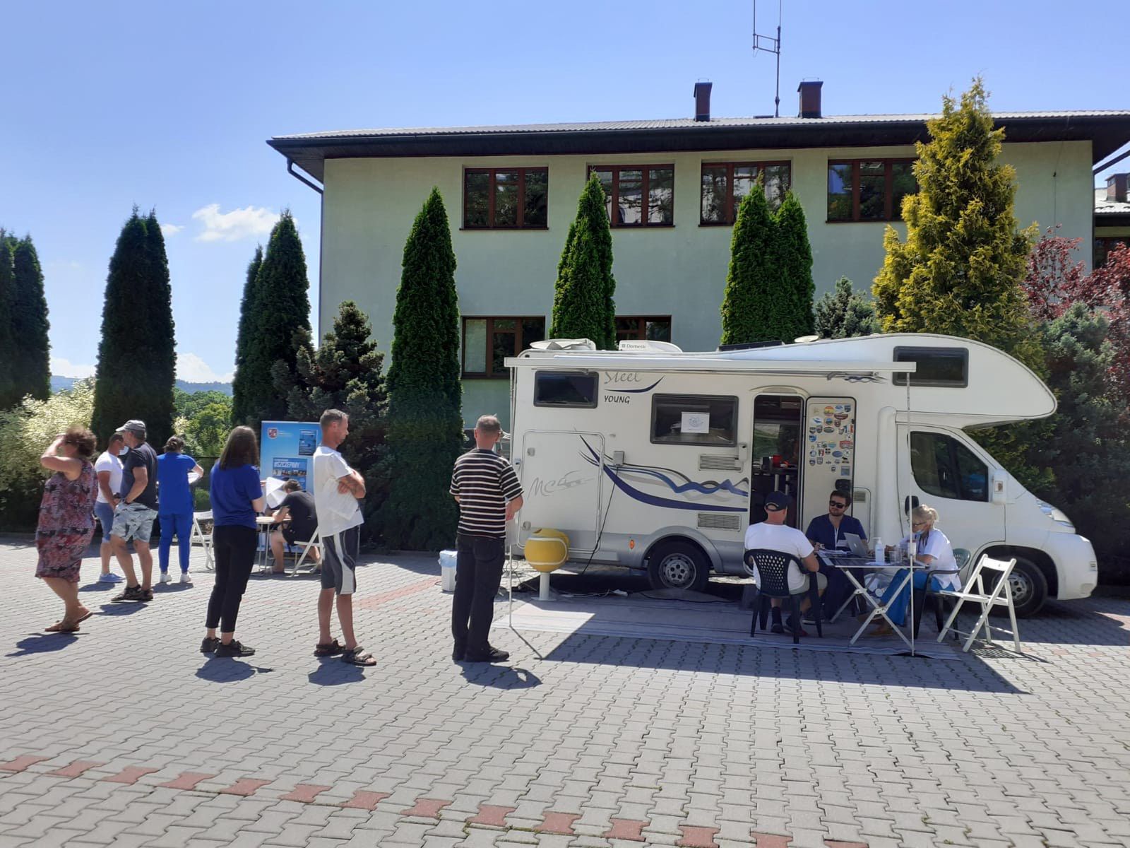 Mobilny punkt szczepień w Małopolsce. 