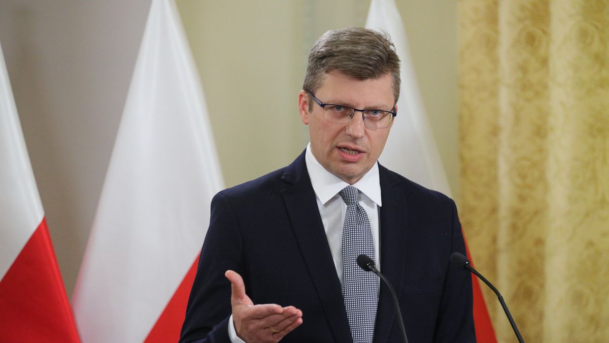 Warszawa, 07.04.2022. Wiceminister sprawiedliwości Marcin Warchoł podczas konferencji prasowej w siedzibie Ministerstwa Sprawiedliwości w Warszawie, 7 bm. Temat: Przełom w walce z przestępczością. (sko) PAP/Paweł Supernak
