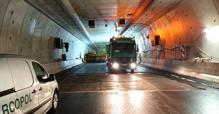 Opóźniony tunel pod Świną bliski otwarcia. Nowe zdjęcia pokazują postęp prac