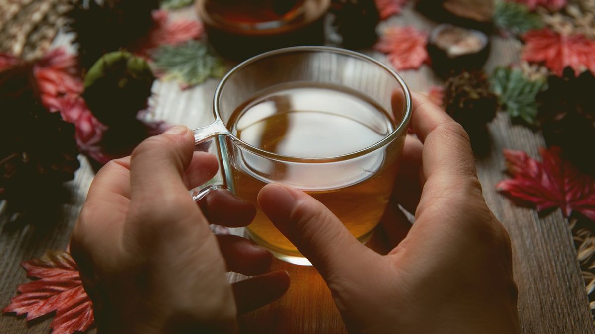 Przeciążony żołądek szybko odczuje ulgę. Najlepszy napój na trawienie