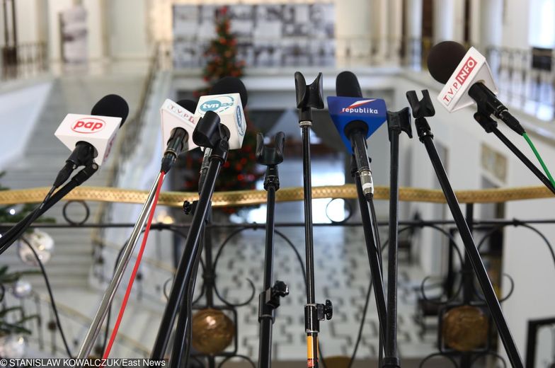 Repolonizacja mediów wstrzymana. Ale nagle zainteresował się nimi UOKiK