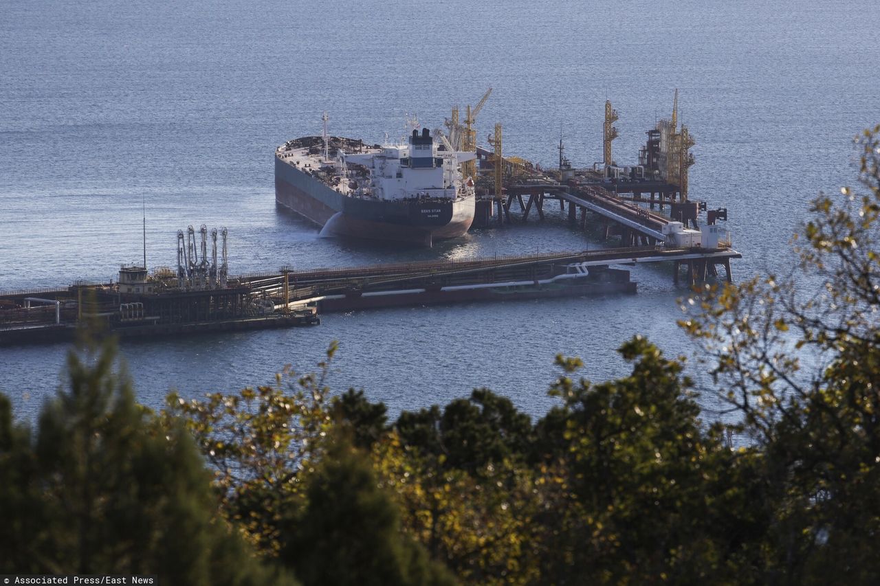 Through the waters of Denmark flow old, worn-out ships used by Russia for oil transportation.