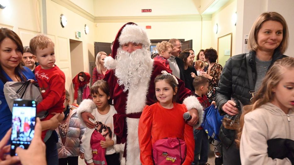 Bajkowe widowisko ze świętym Mikołajem w Miejskim Domu Kultury