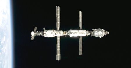 Co dalej z misją kosmiczną Polaka? Czarne chmury nad ISS