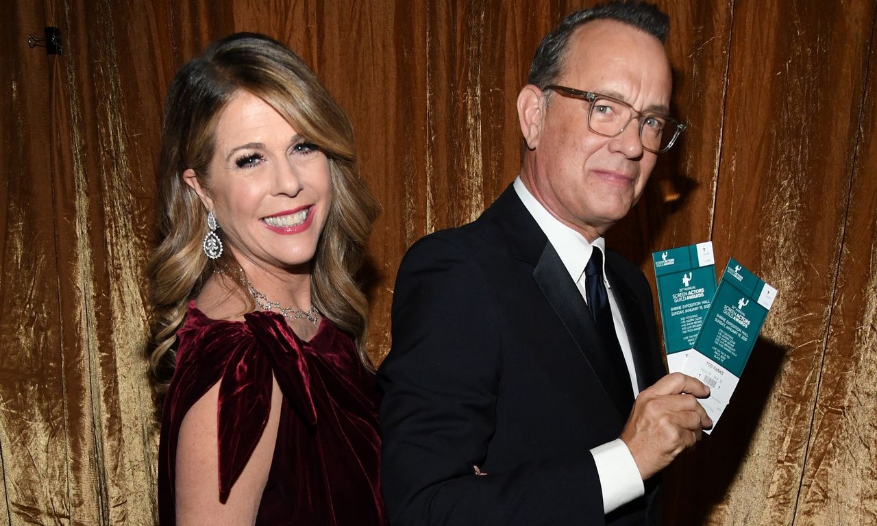 Tom Hanks i Rita Wilson na romantycznym spacerze