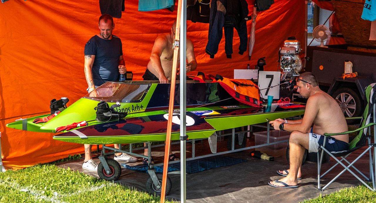 Motorowodne Mistrzostwa w Chodzieży, bolidy, Jezioro Miejskie