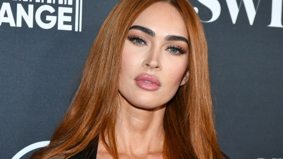 Megan Fox szokuje sukienką
