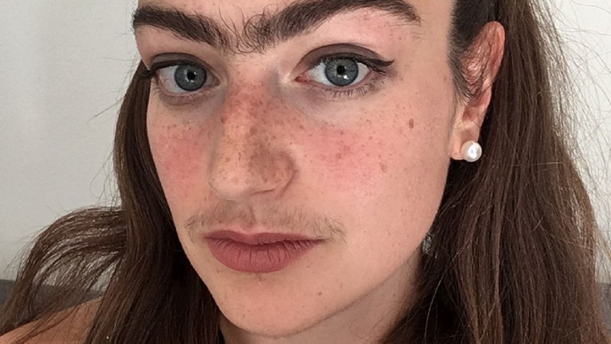 Młoda Dunka przestała się depilować.