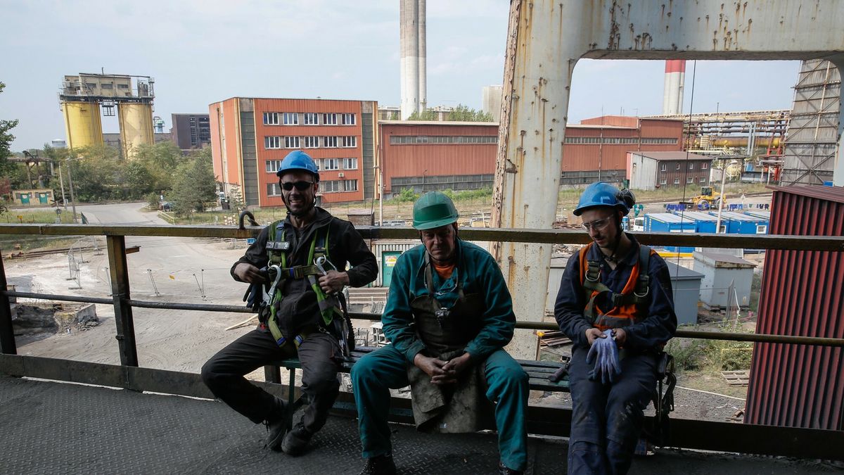 Wskaźnik PMI dla przemysłu w Polsce spadł.