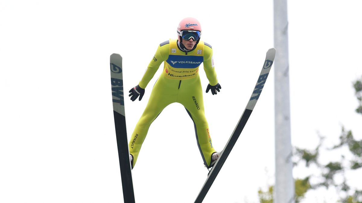 EFERDING, AUSTRIA - SEPTEMBER 25: Dawid Kubacki of Poland competes during the FIS Grand Prix Skijumping Hinzenbach at Energie AG Skisprungarena on September 25, 2022 in Eferding, Austria. (Photo by Franz Kirchmayr/SEPA.Media/Getty Images)